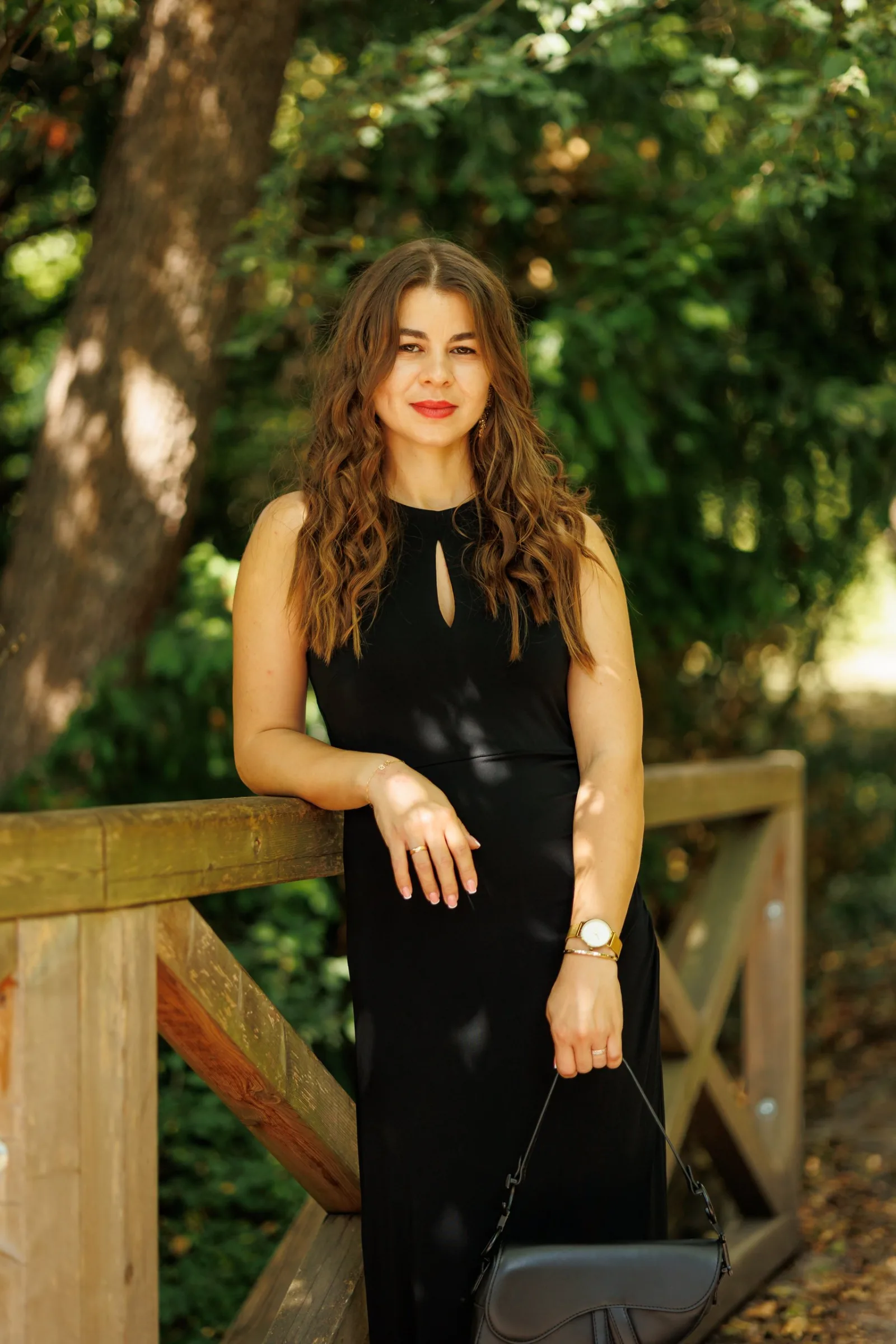 Natural light portrait of a woman in a summer park